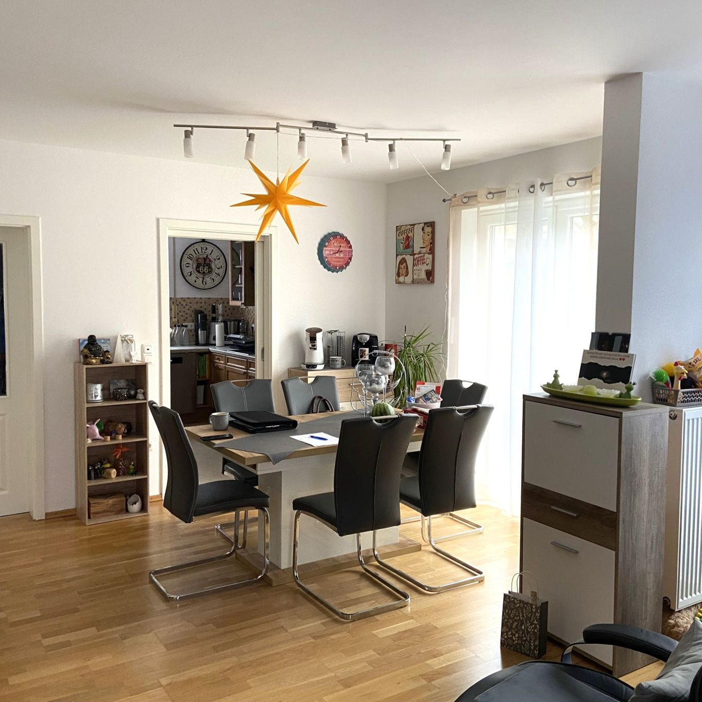 Hochwertige, familienfreundliche Doppelhaushälfte im Stadtbereich  mit Garten und zwei Garagen In Landshut – Stadtteil Peter & Paul